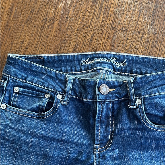 American Eagle Favorite Boyfriend Boot Cut Jeans. EUC. Size 8 - Picture 14 of 16